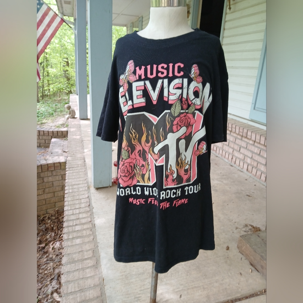 Mtv.sz M. Black Graphic Adult T-Shirt. World‎ Tour. Vintage